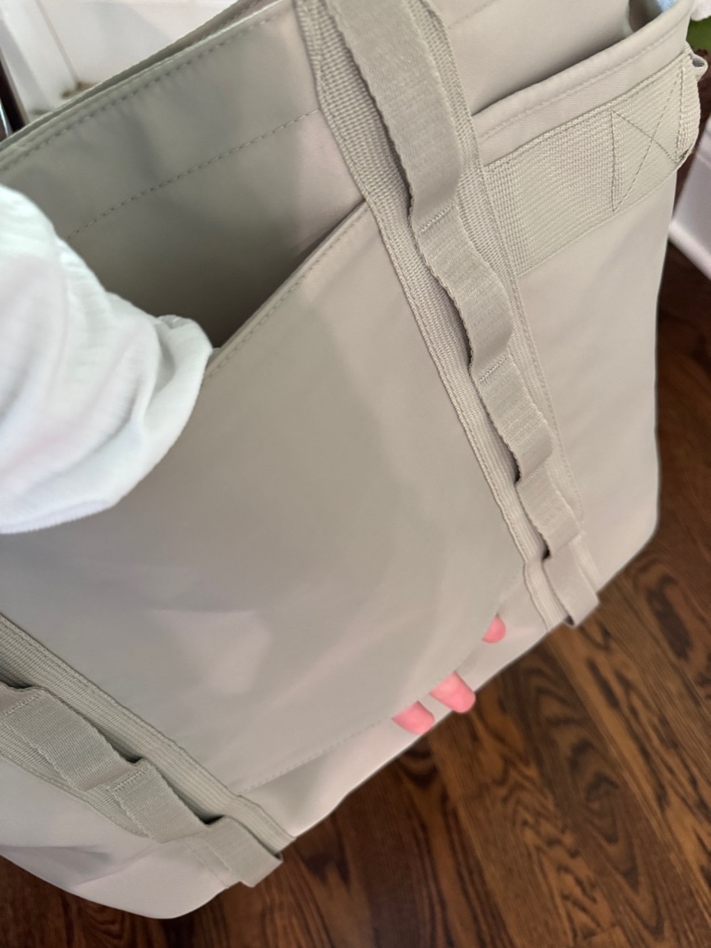 NWT Tommy Bahama Canvas Tote Bag w/Luggage Handle Sleeve - Picture 6 of 8